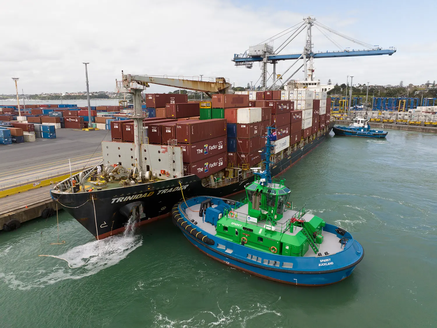 RSD-E-TUG-2513-SPARKY-IN-OPERATION_ different angle
